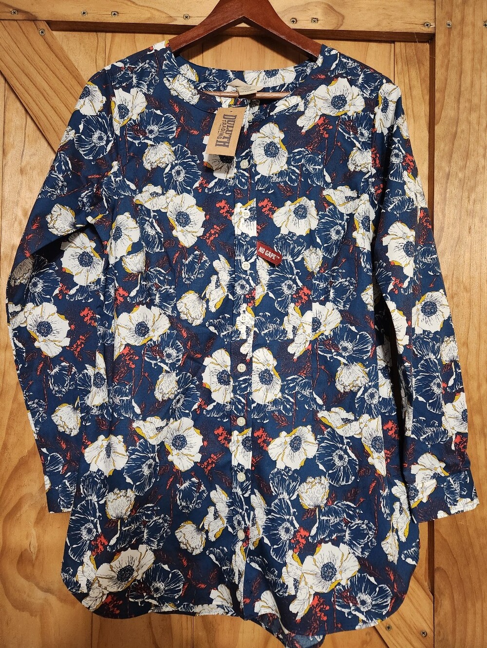 NWTs Duluth Women's XS Wrinklefighter Tunic Gorpcore Outdoors Floral Button Down